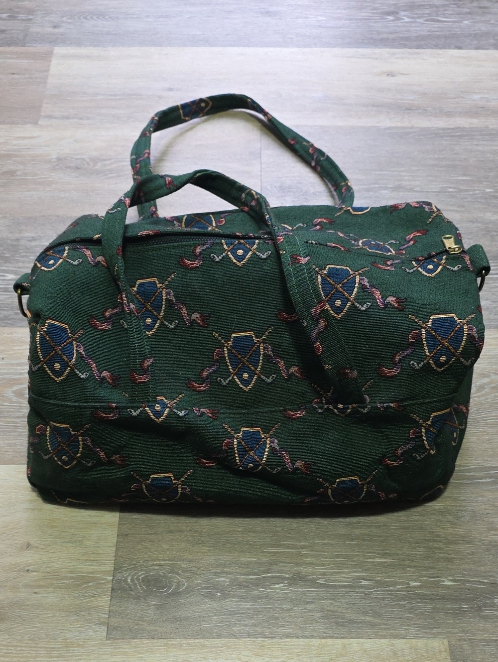 Vintage Holdings Fine Accessories Golf Crest Tapestry Duffle Bag | Forest Green